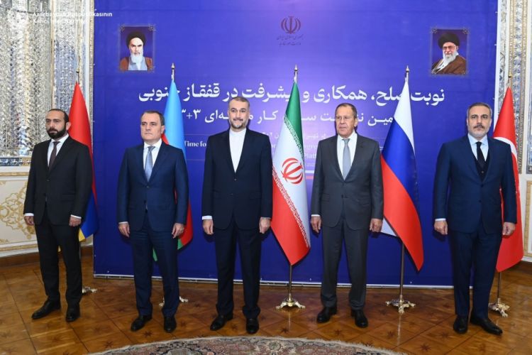 Azərbaycanın xarici işlər naziri Tehranda “3+3” formatının nazirlər səviyyəsində keçirilən birinci görüşündə iştirak edib<font color=red> - FOTOLAR</font>
