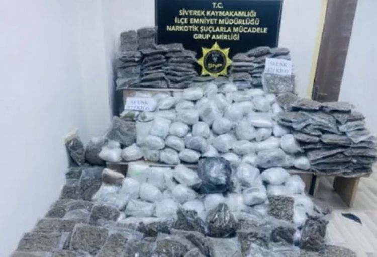 Türkiyə polisi 1,1 ton narkotik maddə ələ keçirib
