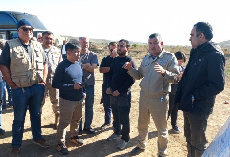 Beynəlxalq səyyahlar Füzulidə minatəmizləmə prosesi ilə tanış olublar