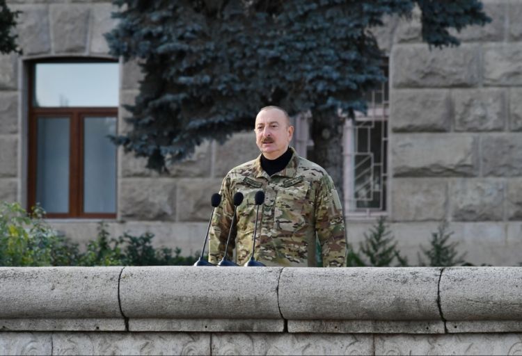 Prezident İlham Əliyev: Azərbaycan əsgəri və zabiti 44 gün ərzində döyüş meydanında əsl qəhrəmanlıq göstərmişdir