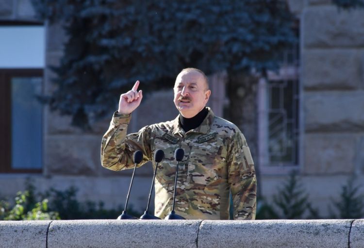 Prezident: Heç vaxt şübhə etmirdim ki, bu gün gələcək və Xankəndi şəhərində Azərbaycan Bayrağı altında hərbi parad keçiriləcək