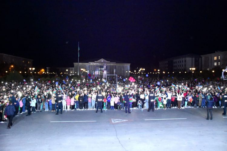 Naxçıvanda Zəfər Günü böyük coşqu ilə qeyd edilib<font color=red> - FOTOLAR</font>