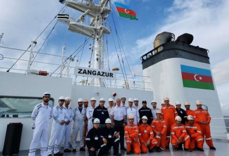“Aframax” tipli “Zəngəzur” tankerində Azərbaycan Bayrağı qaldırılıb