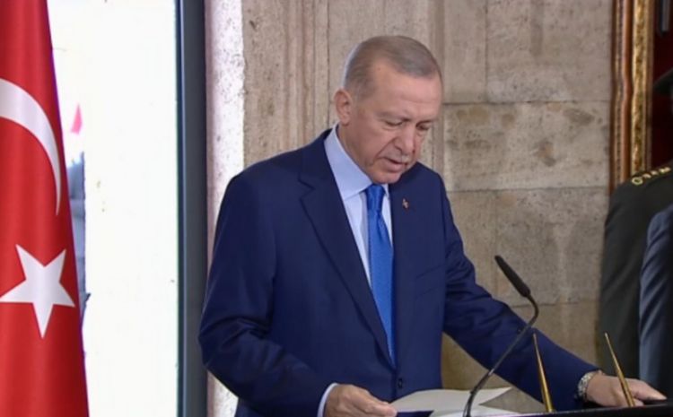 Türkiyə Prezidenti Anıtqəbiri ziyarət edib