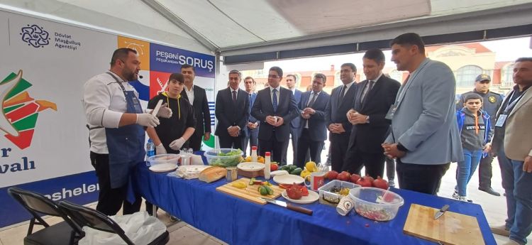 Naxçıvan şəhərində Peşələr Festivalı keçirilir<font color='red'> - YENİLƏNİB</font><font color=red> - FOTOLAR</font>