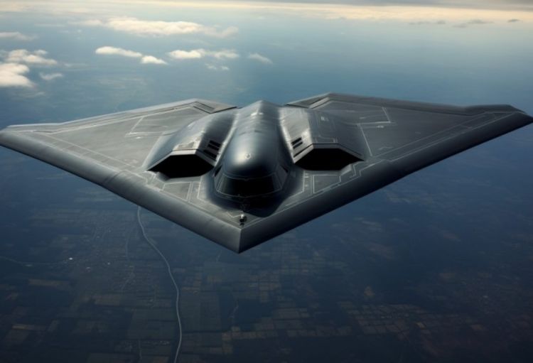 ABŞ yeni bombardmançı təyyarəsinin ilk uçuşunu sınaqdan keçirib