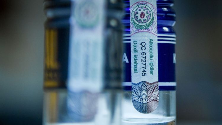 Milli Məclis siqaret və alkoqollu içkilərin aksiz dərəcələrinin artırılmasına dair sənədi I oxunuşda təsdiqləyib