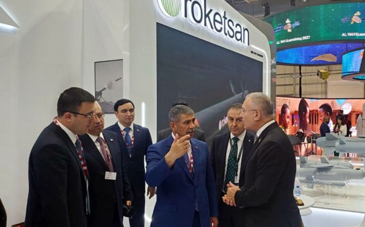 Zakir Həsənov "Dubai Airshow 2023" sərgisində iştirak edir<font color=red> - FOTOLAR</font>