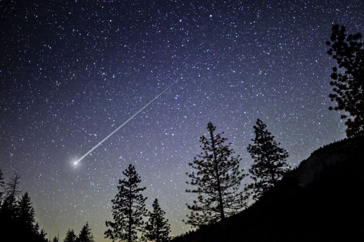 Bu gün Leonid meteor selinin piki başlayır
