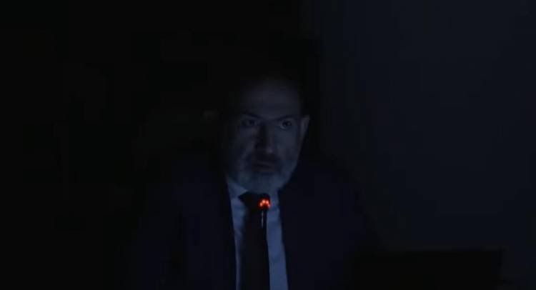 Hökumətin iclası zamanı elektrik enerjisinin kəsilməsi Paşinyanı özündən çıxarıb