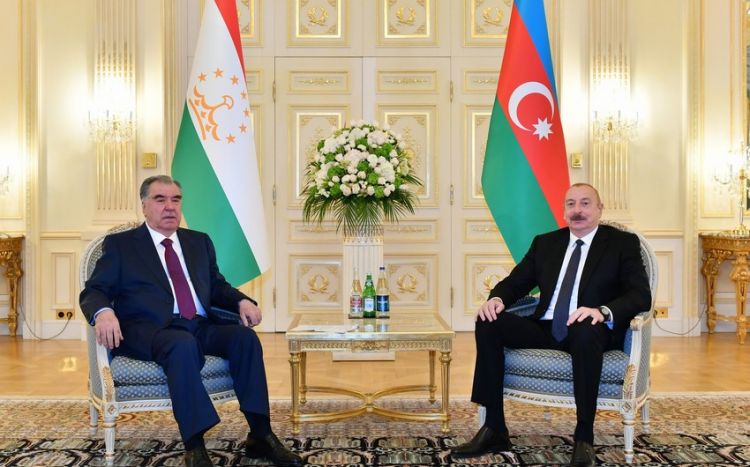 Azərbaycan Prezidenti İlham Əliyev Tacikistan Prezidenti Emoməli Rəhmon ilə görüşüb<font color='red'> - YENİLƏNİB</font>
