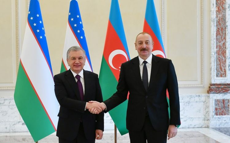 Azərbaycan Prezidenti İlham Əliyev Özbəkistan Prezidenti Şavkat Mirziyoyevlə görüşüb<font color=red> - FOTOLAR</font>