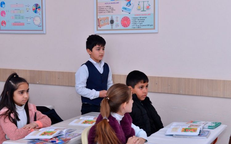 Nazir bəzi məktəblərdə 6 günlük dərs həftəsinin hansı səbəbdən olmasına aydınlıq gətirib