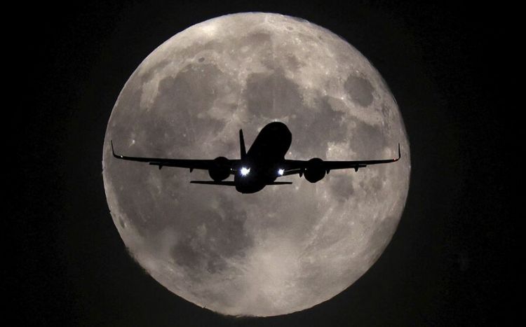 Rusiyada "Boeing" təyyarəsi qəza enişi edib