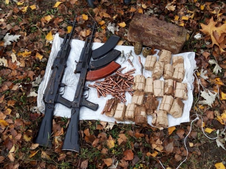 Mingəçevirdə ikisi avtomat olmaqla xeyli sayda silah-sursat aşkarlanıb