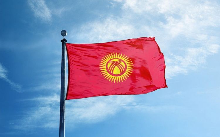 Qırğızıstan bayrağına dəyişiklik edilib