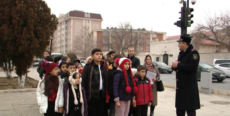Naxçıvanda məktəblilərə yol hərəkəti qaydaları öyrədilir<font color=red> - VİDEO</font>