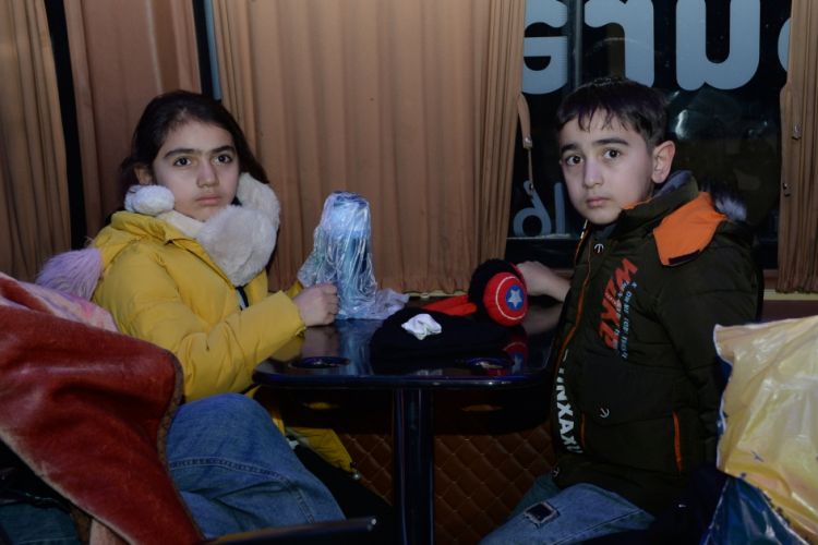 Laçın şəhərinə növbəti köç karvanı yola düşüb<font color=red> - FOTOLAR</font>