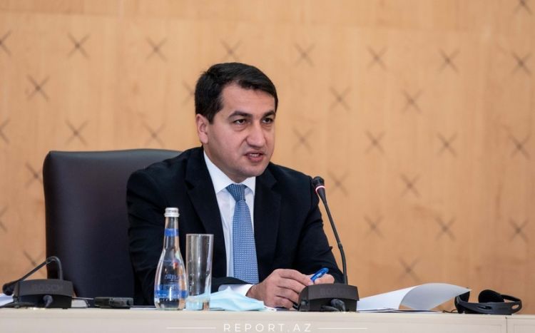 Hikmət Hacıyev: Azərbaycan Ermənistanla sülh müqaviləsi üçün ciddi maneə görmür