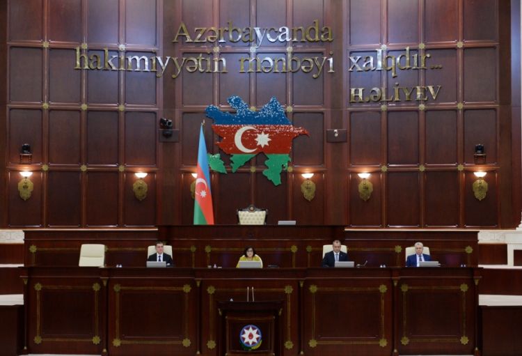 Parlamentin payız sessiyası başa çatıb, deputatlar tətilə çıxıb