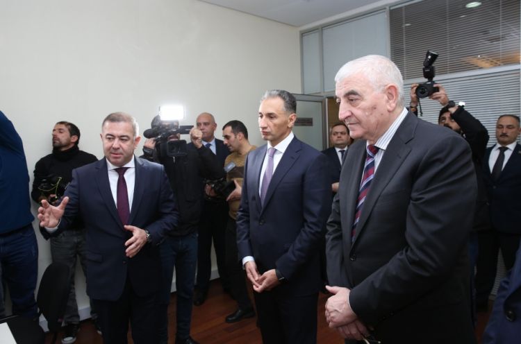 Prezident seçkiləri ilə əlaqədar veb-kameralara texniki nəzarət mərkəzinə baxış keçirilib<font color='red'> - YENİLƏNİB</font><font color=red> - VİDEO</font>