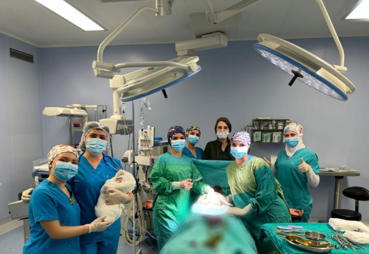 Yeni ilin ilk körpəsi Yeni Klinikada dünyaya gəlib<font color=red> - FOTOLAR</font>