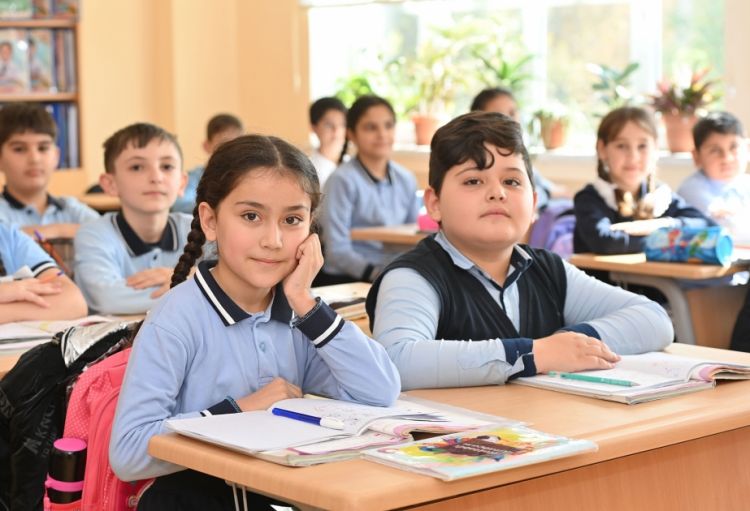 Buraxılış imtahanlarına görə şagird yerdəyişməsi dayandırılır