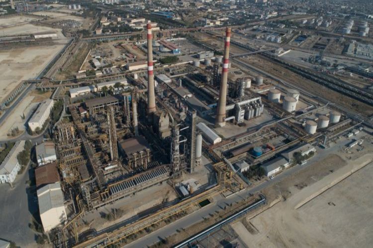 Azərbaycan ötən il neft emalını 5%-dək artırıb