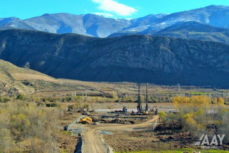 Naxçıvan-İran yolu və Araz çayı üzərində körpünün tikintisi icra olunur<font color=red> - VİDEO</font>