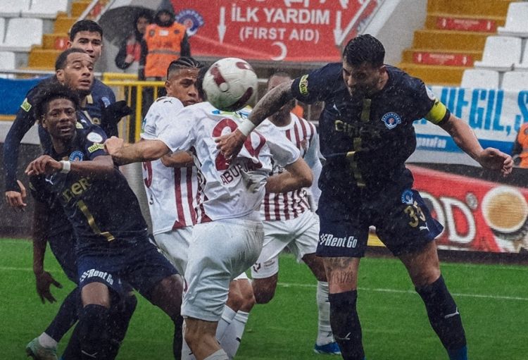 Futbol üzrə Türkiyə Süperliqasında XXI tura start verilib