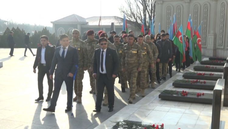 Naxçıvan qaziləri və könüllüləri yürüş təşkil edib<font color=red> - VİDEO</font>
