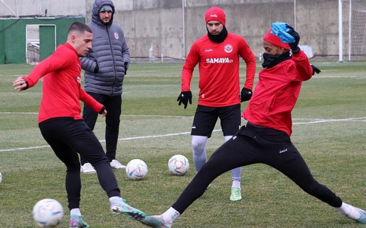 “Araz-Naxçıvan”ın bombardiri “Qarabağ”la oyuna hazırdır