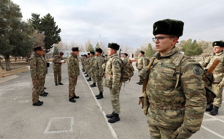 Baş Qərargah rəisi Azərbaycan Ordusunun döyüş hazırlığını yüksək qiymətləndirib<font color=red> - VİDEO</font>
