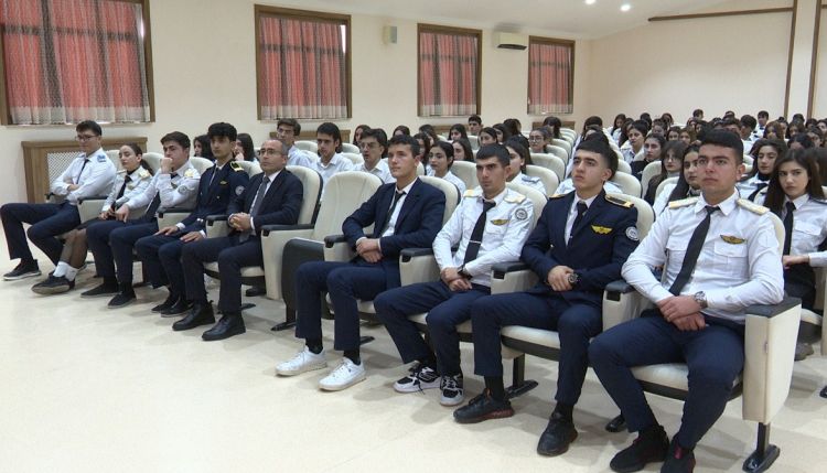 İlk dəfə səs verəcək tələbələr üçün infosessiya keçirilib<font color=red> - FOTOLAR</font>