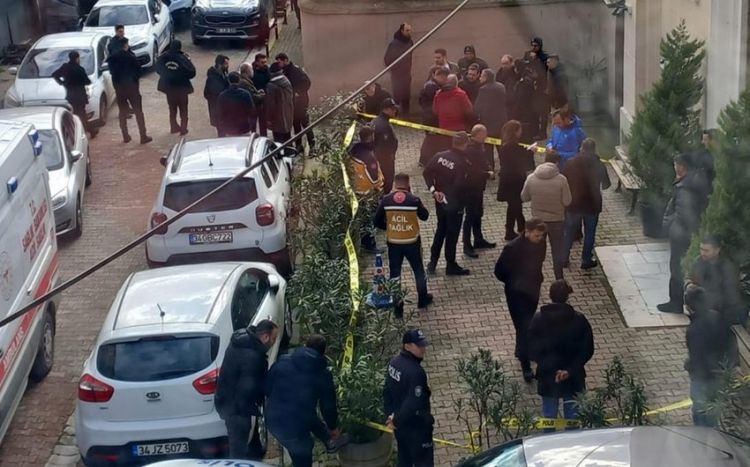 İstanbulda kilsəyə silahlı hücum edən hər iki şəxs saxlanılıb<font color='red'> - YENİLƏNİB</font>