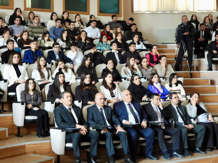 “Naxçıvan” Universitetində 2 fevral-Gənclər günü qeyd olunub<font color=red> - FOTOLAR</font>
