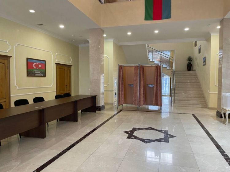 Azərbaycanın Belarusdakı səfirliyində seçki məntəqəsi səsverməyə tam hazırdır