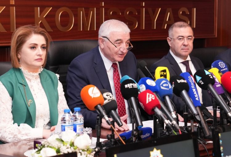 Məzahir Pənahov: Bugünkü prezident seçkiləri tarixi seçkilərdir
