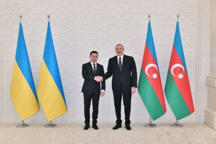 Zelenski Prezident İlham Əliyevi qələbə münasibətilə təbrik edib