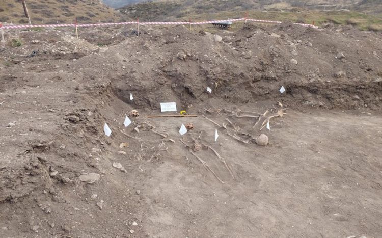 Dövlət Komissiyası Xocalıda aşkarlanan kütləvi məzarlıqla bağlı məlumat yayıb