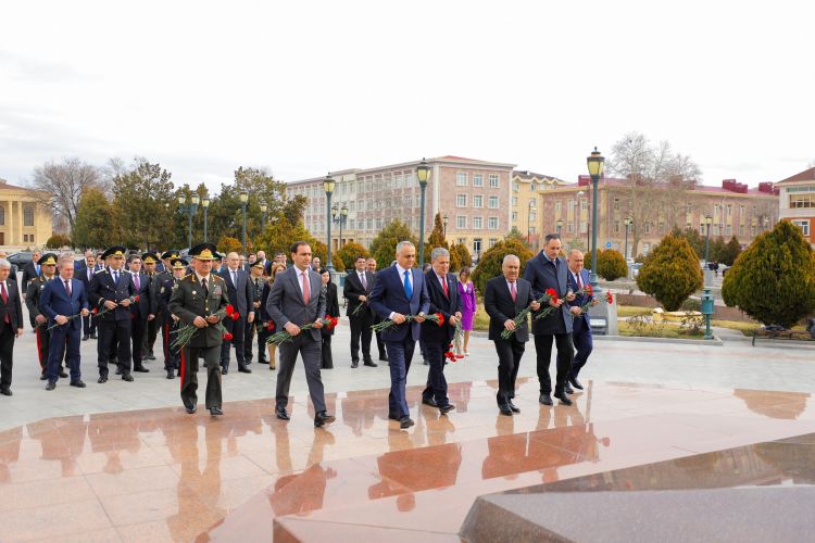 Naxçıvan Muxtar Respublikasının yaranmasının 100 illiyi ilə bağlı tədbir keçirilib<font color='red'> - YENİLƏNİB</font><font color=red> - FOTOLAR</font>