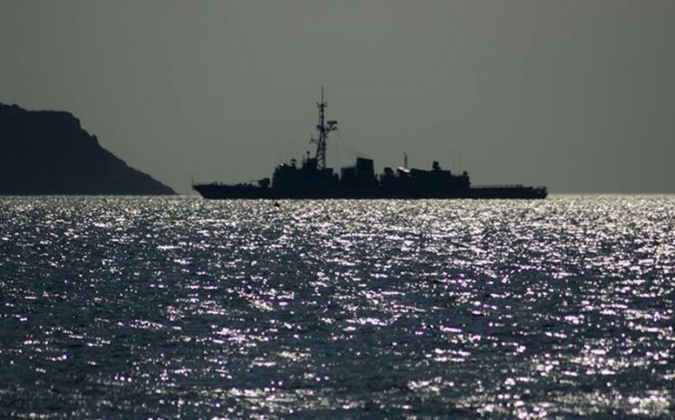 Yəməndə Britaniya gəmisi raket atəşinə tutulub