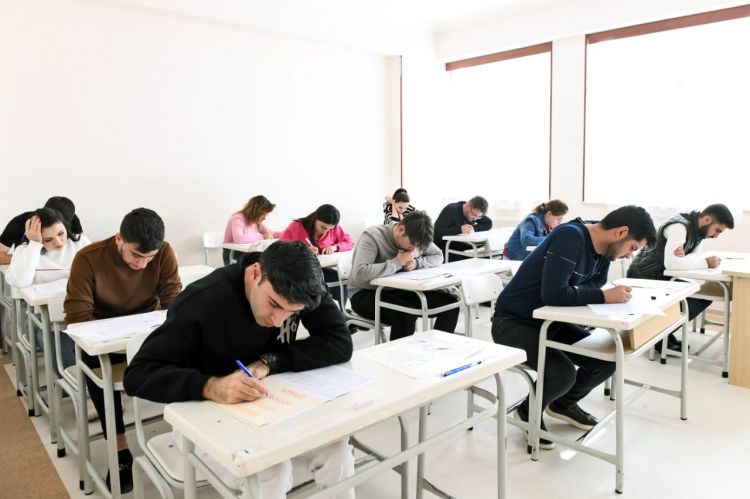 Naxçıvanda xarici dil və B növü üzrə dövlət qulluğuna qəbul imtahanlar keçirilib