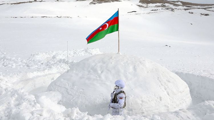 Əlahiddə Ümumqoşun Ordunun xüsusi təyinatlı bölmələri ilə “Şiddətli soyuqlarda döyüş əməliyyatlarının aparılması” mövzusunda taktiki-xüsusi təlim keçirilib<font color=red> - VİDEO</font><font color=red> - FOTOLAR</font>