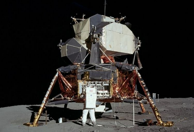 NASA Ayın səthinə enən kosmik aparat ilə əlaqənin kəsildiyini bildirib