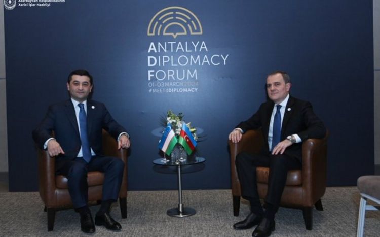 Azərbaycan və Özbəkistan XİN başçıları regional əməkdaşlığı müzakirə ediblər