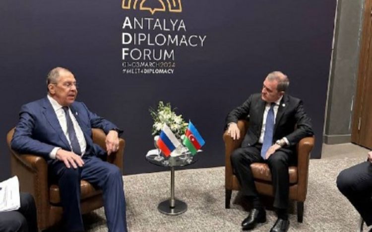 Azərbaycan və Rusiya XİN başçıları Türkiyədə görüşüblər