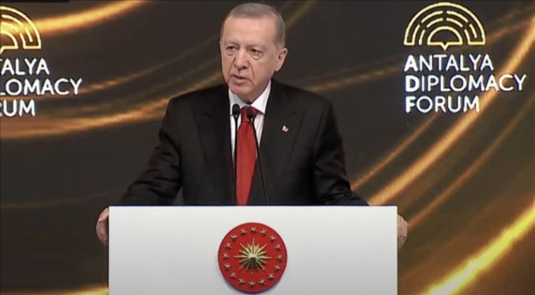 Ərdoğan: İslamofobiya dünyada vəba kimi sürətlə yayılır