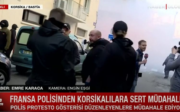 Fransa polisi Korsikada etirazçılara və "Haber Global"ın canlı yayımına müdaxilə edib<font color=red> - VİDEO</font>