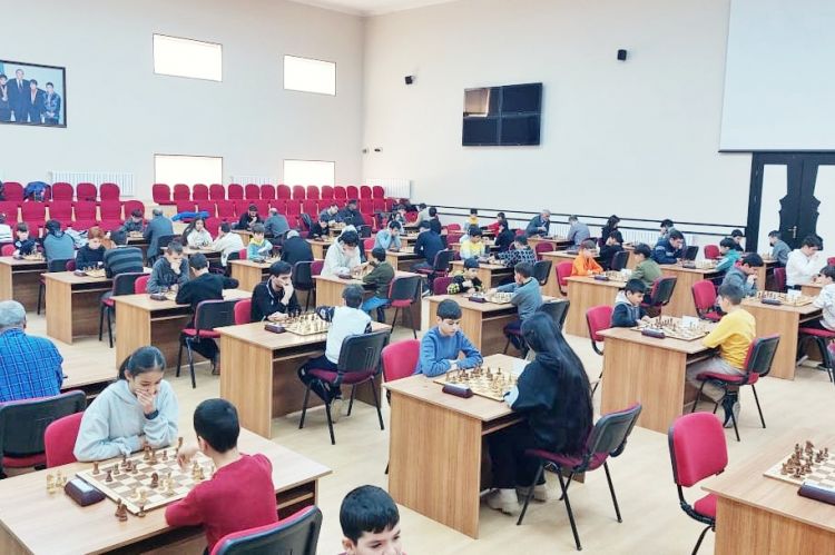 Naxçıvanda 5 Mart – Bədən Tərbiyəsi və İdman Günü münasibətilə şahmat üzrə tempo turniri keçirilib<font color=red> - FOTOLAR</font>